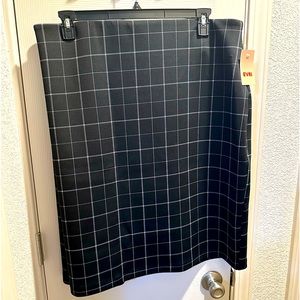 EVRI Black&White Plaid Skirt NWT